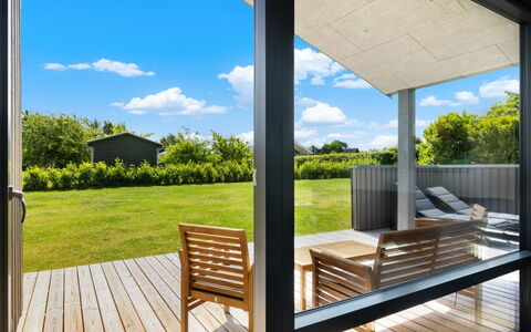 Tydkil - 250M from the Sea: Legna, Lotto, Materiale Composito, Portico, Deck, Shade, Latifoglie, Color Legno, Plank, Pavimento In Legno