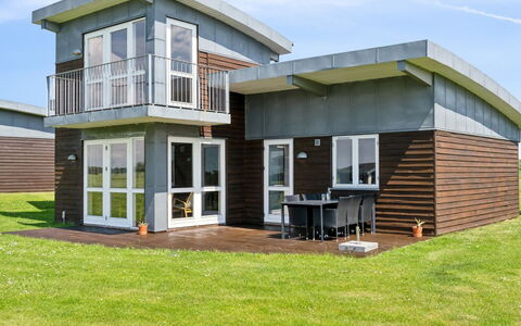 Gudbrand - 500M from the Sea: Estate, Shade, Driveway, Agriturismo