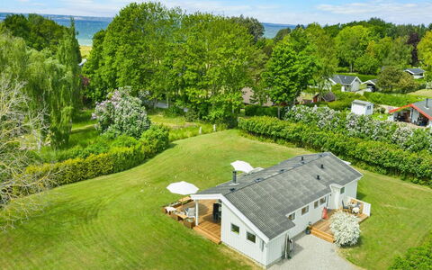 Sofus - 275M from the Sea: Zona Residenziale, Paesaggio, Casa, Casa, Lotto, Estate, Villetta, Landscaping, Prato, Sobborgo
