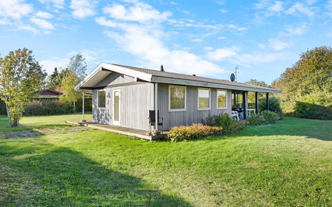 Kajsa - 250M from the Sea: Erba, Costruzione, Casa, Casa, Tetto, Villetta, Arbusto, Lotto, Plain
