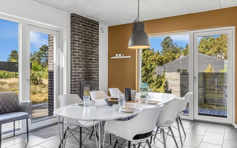 Hunding - 2.5Km from the Sea: 