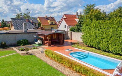 Pool & Garden Villa