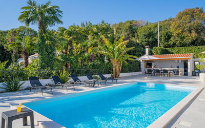 Lovran 127: Blu, Piscina, Ricorrere, Mobili Da Esterno, Materiale Composito, Eco Hotel, Shade, Tempo Libero, Sedia, Lettino