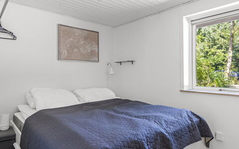 Wilma - 30Km from the Sea: Camera Da Letto, Legna, Soffitto, Letto, Interior Design, Lenzuolo, Bedding, Pavimento, Pavimentazione, Casa