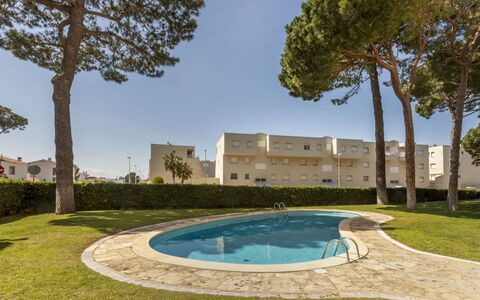 Poble Amarres Ii: Prato, Giardino, Landscaping, Shade, Cortile, Parco, Cortile, Hacienda, Villa