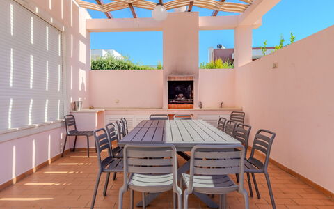 V8 Bastos - Vip Properties: 