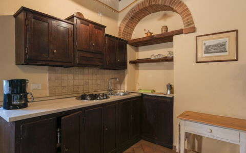 Villa Gelsi: Controsoffitto, Cucina, Elettrodomestico Da Cucina, Cabinetry, Legna, Interior Design, Pavimentazione, Mobilia, Apparecchio Major, Pavimento
