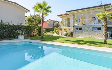 Villa Fiumetto: Piscina, Zona Residenziale, Casa, Ricorrere, Casa, Estate, Eco Hotel, Hacienda, Villa, Tempo Libero