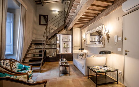 Stylish Apartment: Mobilia, Interior Design, Parete, Pavimentazione, Pavimento, Soffitto, Camera, Illuminazione, Casa, Soggiorno