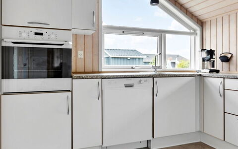 Alexi - 300M from the Sea: Estate, Shade, Driveway, Agriturismo