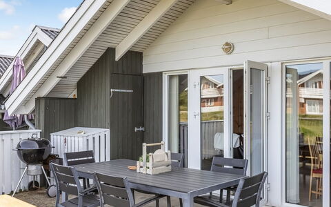 Reinhold - 1.9Km from the Sea: Legna, Casa, Shade, Latifoglie, Deck, Plank, Raccordo, Color Legno, Sedia, Portico