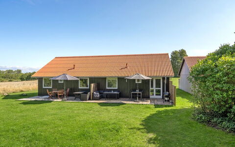Arise - 700M from the Sea: Tetto, Casa, Lotto, Casa, Villetta, Estate, Edifici Giardino, Shade, Log Cabin, Landscaping