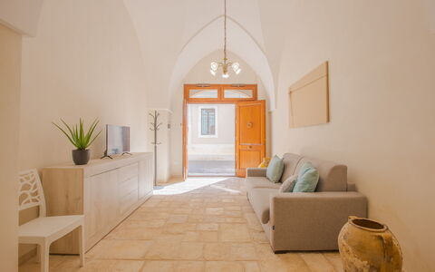 Casa Ettore: Pavimentazione, Pavimento, Interior Design, Soffitto, Camera, Pavimento In Legno, Soggiorno, Piastrella, Color Legno