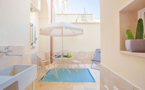 Casa Ettore: Pavimentazione, Pavimento, Interior Design, Mobilia, Camera, Sedia, Appartamento, Soffitto, Color Legno
