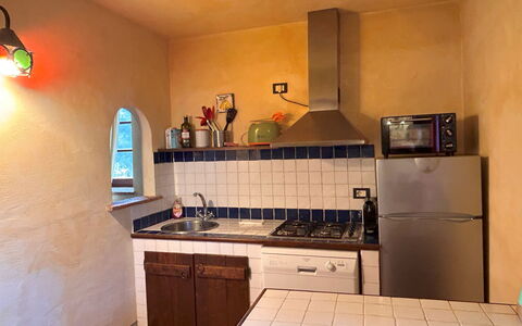 Appartamento Bellosguardo, Wifi, Near Perugia: Cucina, Controsoffitto, Interior Design, Elettrodomestico Da Cucina, Pavimentazione, Cucina Stufa, Apparecchio Major, Illuminazione, Stufa, Pavimento