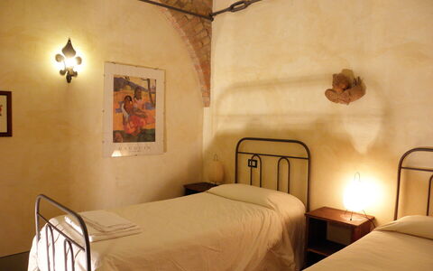 Appartamento Vele, Wifi, Near Perugia: Parete, Mobilia, Interior Design, Letto, Camera Da Letto, Legna, Pavimento, Soffitto, Pavimentazione, Lenzuolo