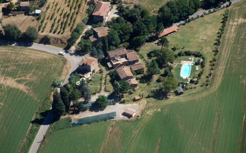 Appartamento La Vecchia Cedraia, Wifi, Perugia: Albero, Zona Residenziale, Casa, Casa, Paesaggio, Plain, Estate, Lotto, Insediamento Umano