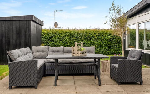 Manina - 230M from the Sea: Mobilia, Interior Design, Pavimentazione, Pavimento, Soffitto, Camera, Sedia, Tavolo, Appartamento, Cucina & Sala Da Pranzo Tavolo