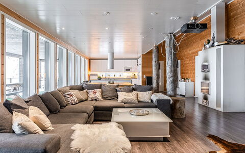 Ellivuori West 1: Mobilia, Interior Design, Pavimentazione, Divano, Legna, Pavimento, Soffitto, Soggiorno, Pavimento In Legno, Illuminazione