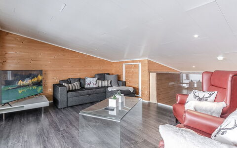 Ellivuori West 1: Legna, Soffitto, Soggiorno, Inverno, Camera, Divano, Latifoglie, Pavimento In Legno, Loft