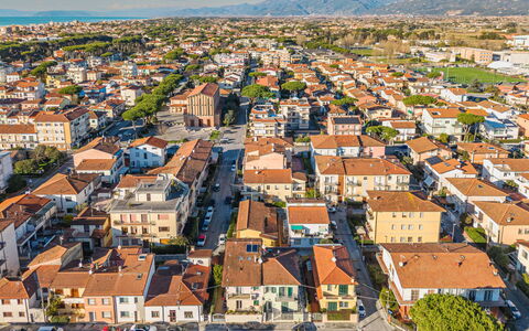 Appartamento Palestrina: Zona Urbana, Giorno, Zona Residenziale, Città, Visione Globale, Paesaggio, Quartiere, Cittadina, Orizzonte, Area Metropolitana