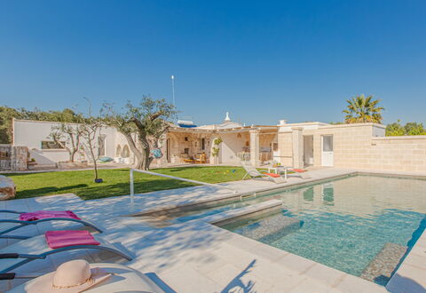 Lamia Del Vespro: Zona Residenziale, Piscina, Estate, Landscaping, Villa, Ricorrere, Hacienda, Hotel