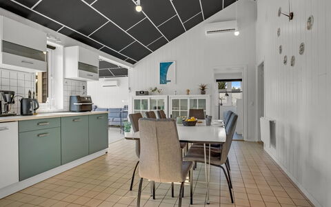 Amdi - 1.3Km from the Sea: Interior Design, Pavimentazione, Cucina, Soffitto, Mobilia, Pavimento, Lampada, Controsoffitto, Illuminazione, Apparecchio Major