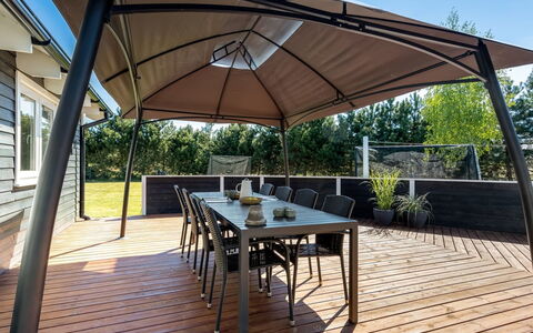 Amdi - 1.3Km from the Sea: Tetto, Casa, Zona Residenziale, Casa, Estate, Villetta, Design