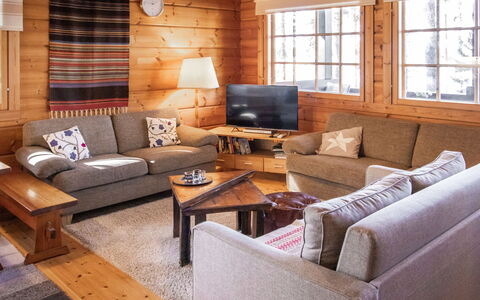 Pirkonlahti: Mobilia, Legna, Interior Design, Pavimentazione, Divano, Pavimento, Soggiorno, Soffitto, Casa, Camera