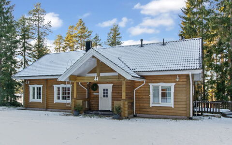 Näsinneito: Mobilia, Interior Design, Pavimentazione, Pavimento, Tavolo, Soffitto, Cucina & Sala Da Pranzo Tavolo, Illuminazione, Sedia, Casa
