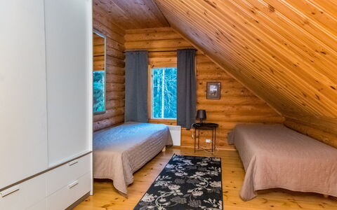 Kultakartano: Mobilia, Interior Design, Pavimentazione, Pavimento, Tavolo, Soffitto, Cucina & Sala Da Pranzo Tavolo, Illuminazione, Sedia, Casa