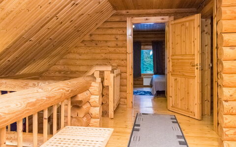 Kultakartano: Mobilia, Interior Design, Pavimentazione, Pavimento, Tavolo, Soffitto, Cucina & Sala Da Pranzo Tavolo, Illuminazione, Sedia, Casa