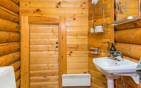 Kultakartano: Mobilia, Interior Design, Pavimentazione, Pavimento, Tavolo, Soffitto, Cucina & Sala Da Pranzo Tavolo, Illuminazione, Sedia, Casa