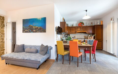 Casa Colleoro: Mobilia, Interior Design, Divano, Pavimentazione, Soggiorno, Appartamento, Camera, Pavimento, Tavolo