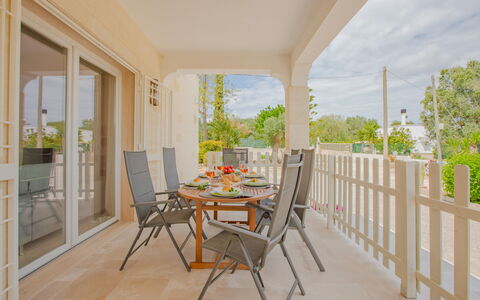 Villa Vera: Pavimentazione, Pavimento, Interior Design, Portico, Mobilia, Casa, Sedia, Mobili Da Esterno, Soffitto, Balcone