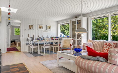 Sven - 250M to the Fjord: Interior Design, Legna, Soffitto, Mobilia, Pavimentazione, Pavimento, Casa, Porta, Soggiorno, Sedia