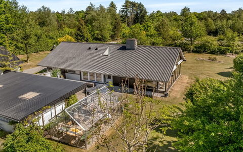 Sven - 250M to the Fjord: Mobilia, Interior Design, Pavimentazione, Pavimento, Soffitto, Camera, Sedia, Tavolo, Appartamento, Cucina & Sala Da Pranzo Tavolo