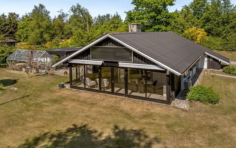 Sven - 250M to the Fjord: Mobilia, Interior Design, Pavimentazione, Pavimento, Soffitto, Camera, Sedia, Tavolo, Appartamento, Cucina & Sala Da Pranzo Tavolo