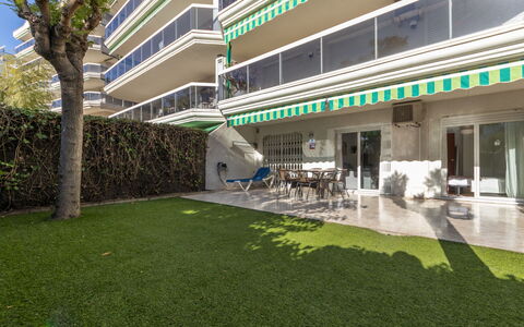 Living Park Mediterraneo: Appartamento, Condominio, Balcone, Hotel, Villa, Erba Sintetica