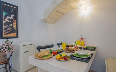 Casa Tosca: Interior Design, Mobilia, Pavimentazione, Pavimento, Camera, Appartamento, Soffitto, Sedia, Pianta Della Casa, Cucina & Sala Da Pranzo Tavolo