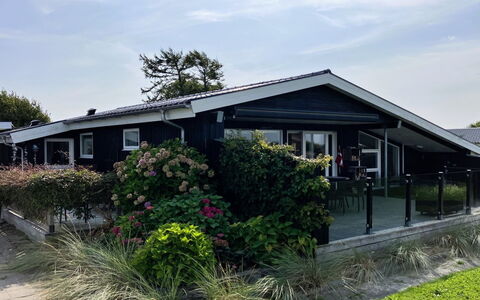 Carlene - 350M from the Sea: Appartamento, Condominio, Estate, Balcone, Villa, Hotel