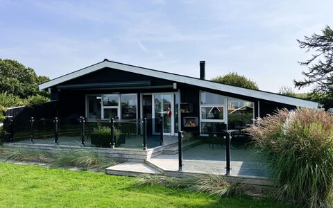 Carlene - 350M from the Sea: Tetto, Casa, Casa, Villetta, Portico, Porta, Estate, Shade, Raccordo, Cortile