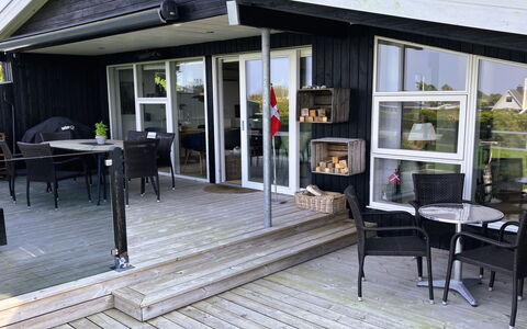 Carlene - 350M from the Sea: Legna, Mobilia, Portico, Pavimento In Legno, Deck, Latifoglie, Porta, Mobili Da Esterno, Sedia, Shade
