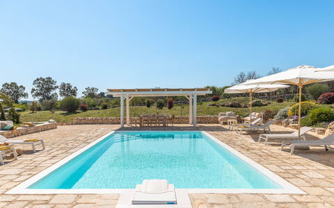 Masseria Le Monache: Piscina, Materiale Composito, Mobili Da Esterno, Ricorrere, Sedia, Shade, Landscaping, Giardino, Eco Hotel, Flagstone