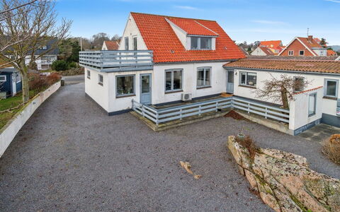 Elsabeth - 50M from the Sea: Estate, Shade, Driveway, Agriturismo