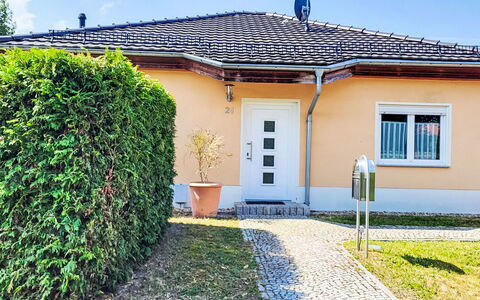 Habichtnest: Casa, Casa, Tetto, Arbusto, Architettura, Zona Residenziale, Villetta, Porta, Estate, Giardino