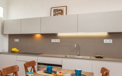 Brat Salions: Cucina, Interior Design, Controsoffitto, Mobilia, Cabinetry, Pavimentazione, Legna, Elettrodomestico Da Cucina, Soffitto, Illuminazione