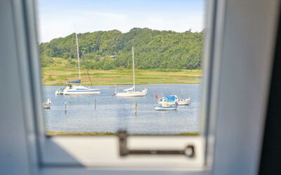 Devis - 75M from the Sea