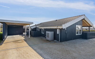 Annegret - 200M from the Sea
