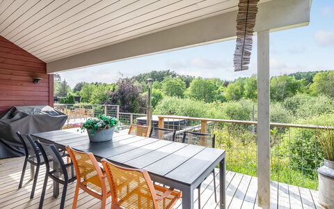 Blek - 2.8Km from the Sea: Legna, Casa, Portico, Deck, Latifoglie, Tetto, Color Legno, Pavimento In Legno, Eco Hotel